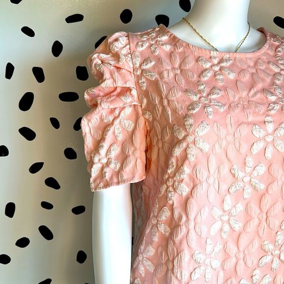 Textured Floral Print Peach Blouse - Picture 2 of 8